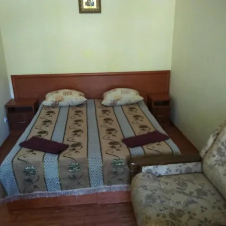 Прут Hotel *