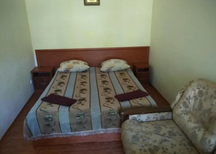 Прут Hotel *
